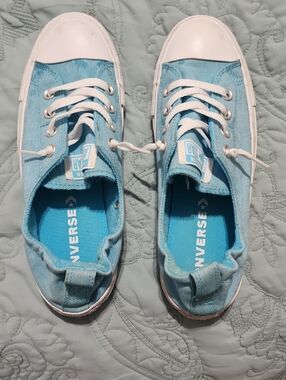 Converse Low Top Sneakers in Light Blue and White